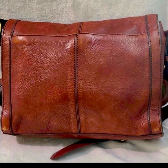 Fossil brand Messenger handbag in great condition - Picture 7 of 7